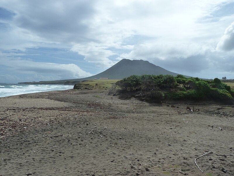 File:Statia Zeelandia Beach 2012.jpg