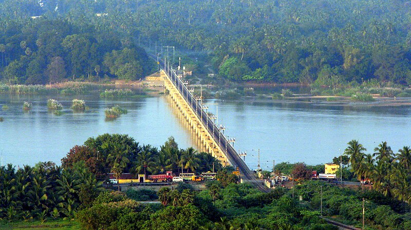 File:Trichy Kaveri Rail Bridge.jpg