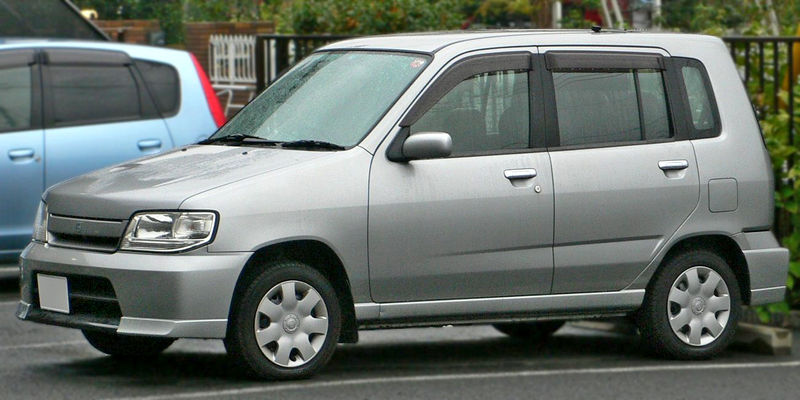 File:2000 Nissan Cube 01.jpg