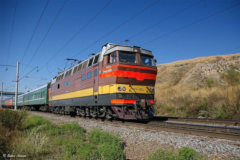 Файл:Electric locomotive ChS4T-664.jpg