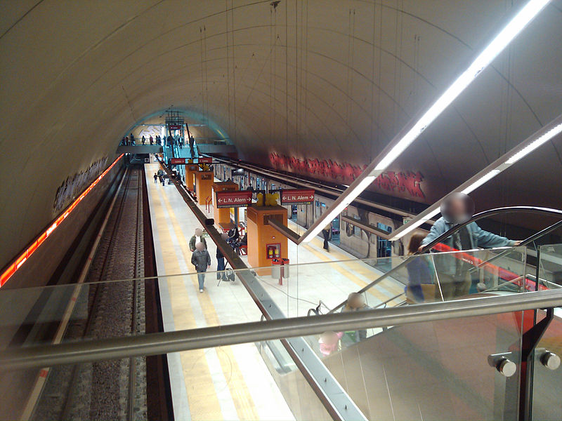 Archivo:Estación Rosas subte B.jpg