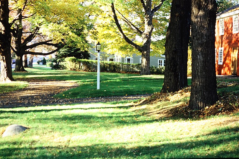 File:Nichols Avenue Trumbull Connecticut.jpg