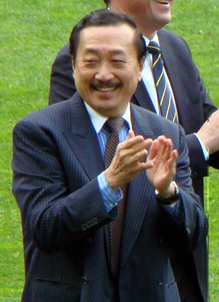 File:Vincent Tan Chee Yioun.jpg