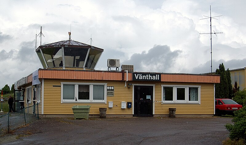 File:Flygledartornet Karlskoga.JPG