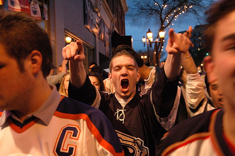 File:Oiler fans 2006.jpg