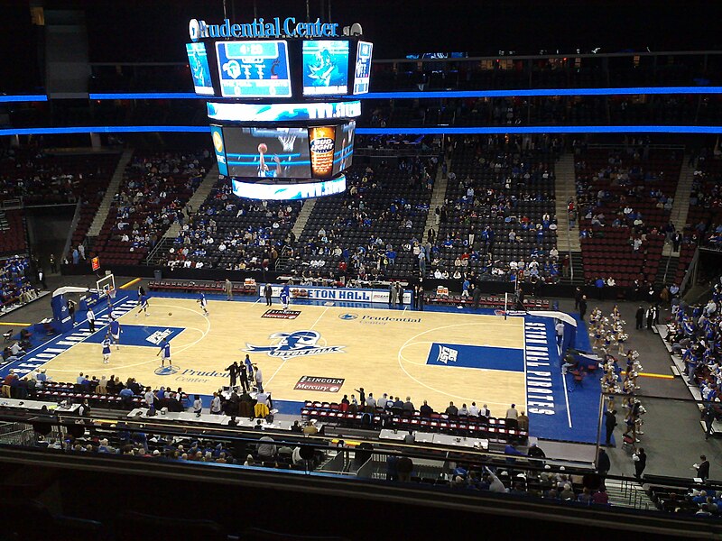 File:SetonHallGameatPruCenter.jpg