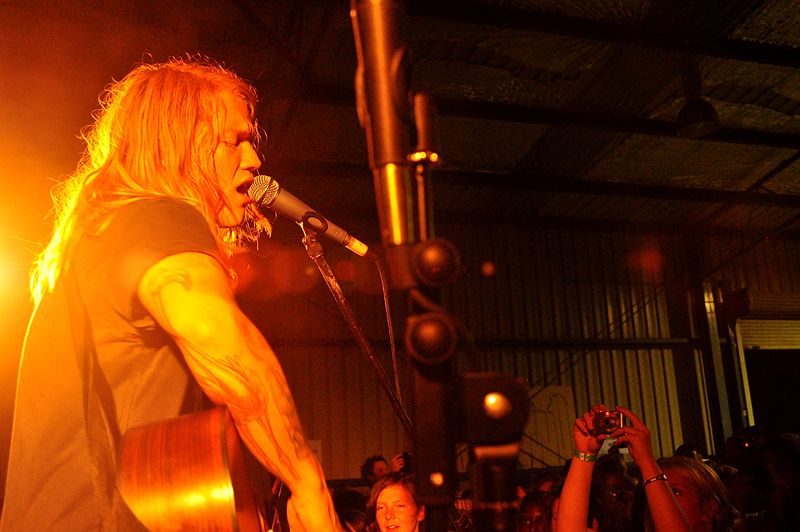 Archivo:Aaron gillespie australia 2010.jpg