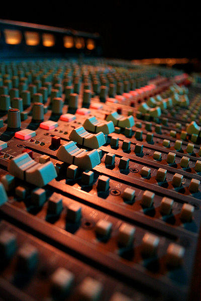 Файл:Audio mixer faders.jpg