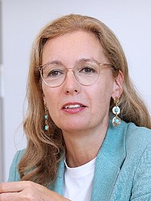 Sabine Monauni (cropped).jpg