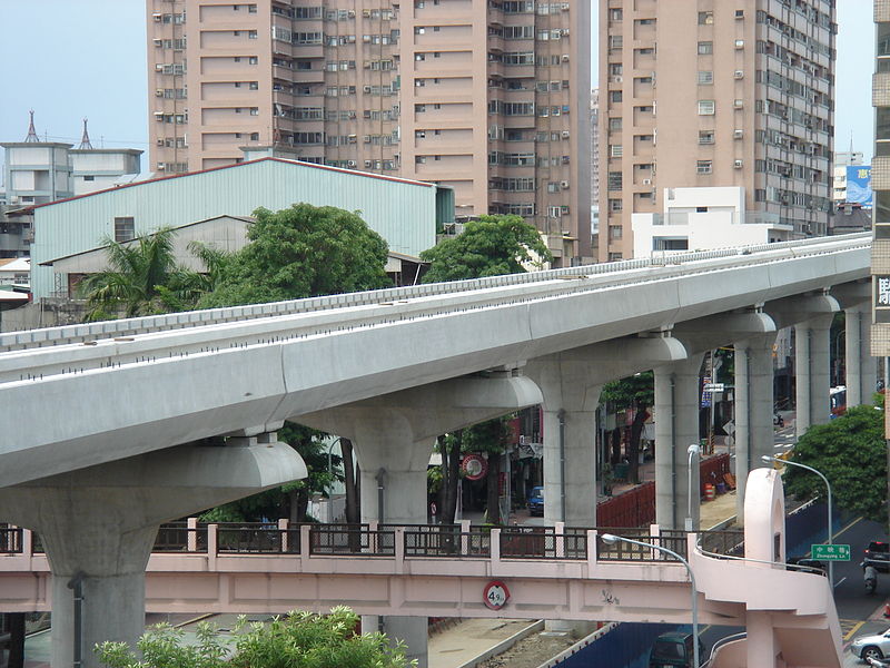 File:臺中捷運綠線 北屯路 高架橋.JPG