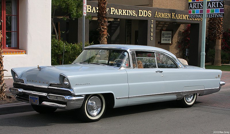 Файл:1956-Lincoln-Capri-2dr-HT.jpg