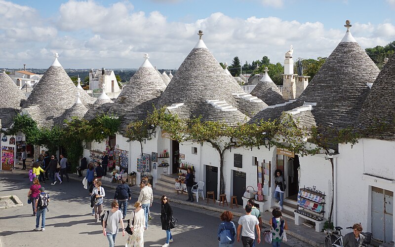 File:Alberobello BW 2016-10-16 13-10-43.jpg