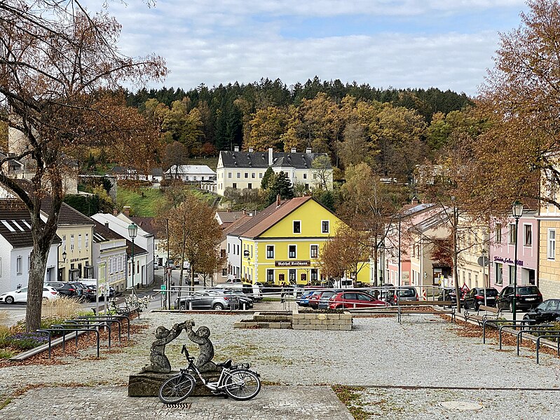 File:Litschau Stadtplatz 03.jpg