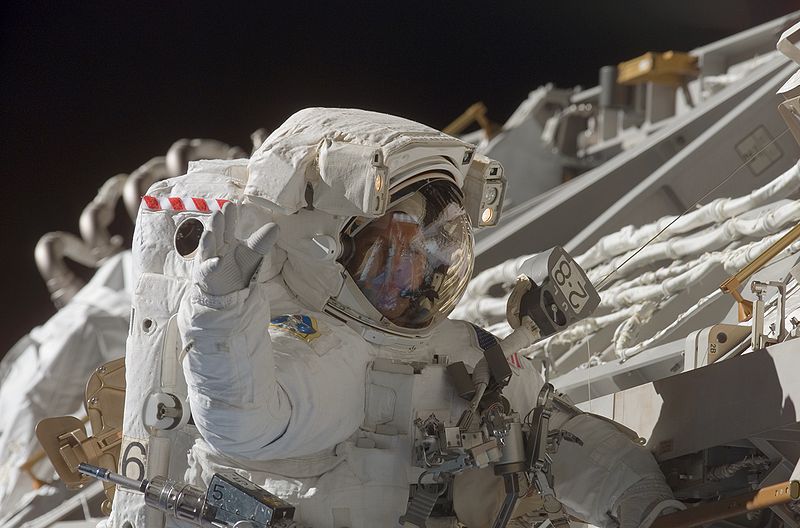 File:STS-117 EVA4b.jpg