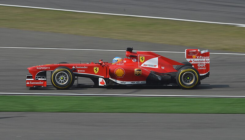 Archivo:Alonso china 2013.jpg