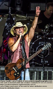 Kenny Chesney performing at the Klipsch Music Center in Indianapolis, Indiana in 2013