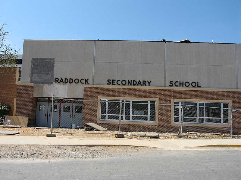 File:Lake Braddock Secondary School.jpg