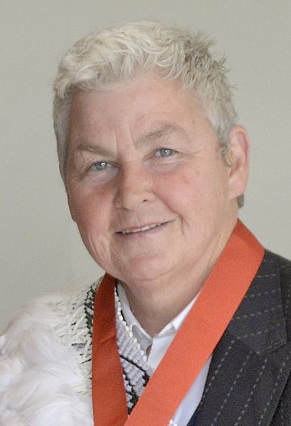 File:Lynda Topp DNZM (cropped).jpg