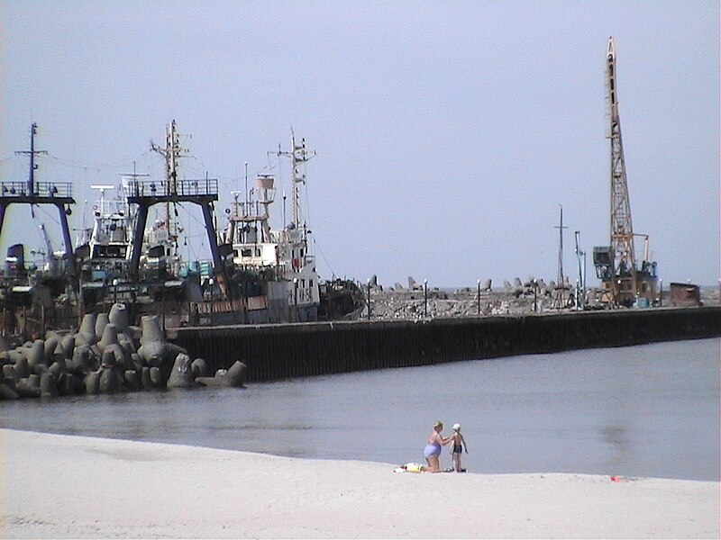 File:Pinersk port.jpg