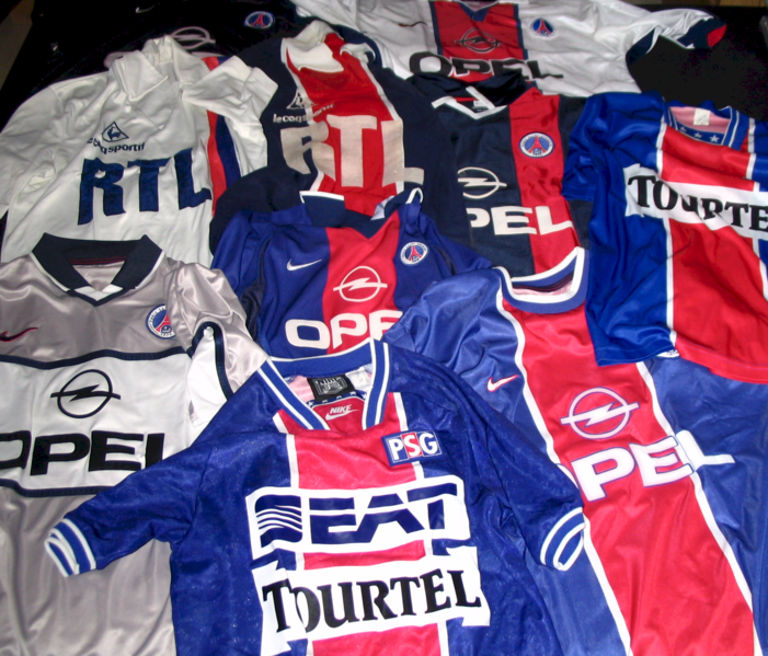 File:Maillots du PSG.png