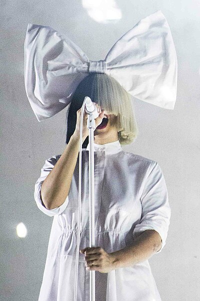 File:Sia(ScottMurry) (27209336742) (cropped).jpg