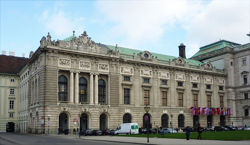 File:Wien-Heldenplatz-3.jpg