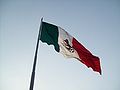 Bandera en el Zócalo.