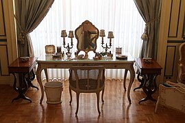 Shahbanu Farah's dressing table