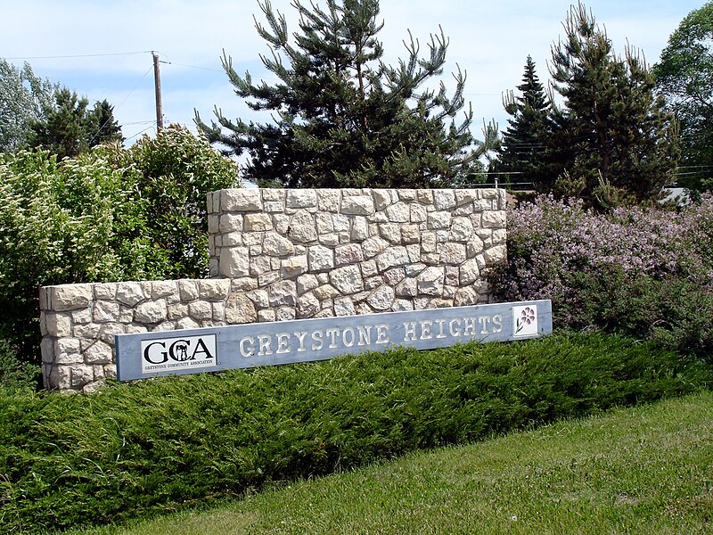 File:Greystone-Heights-Sign.jpg