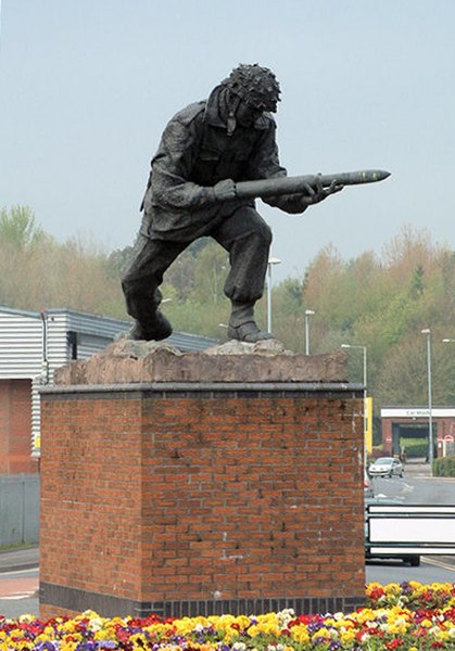 File:John Baskeyfield VC statue1.jpg