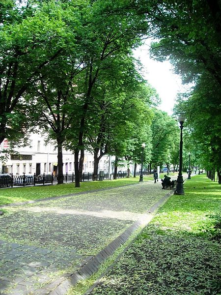 File:Petrovsky Boulevard, 2010 01.jpg