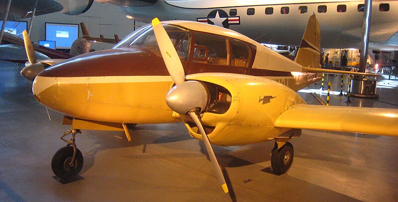 File:Piper PA-23 Apache SI.jpg