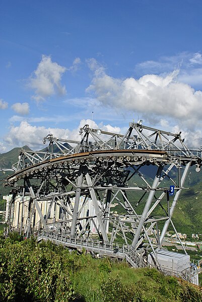 File:昂坪360 3號纜塔.jpg