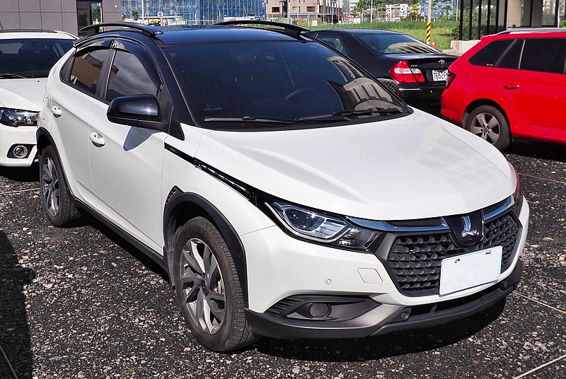 File:2017 Luxgen U5.jpg