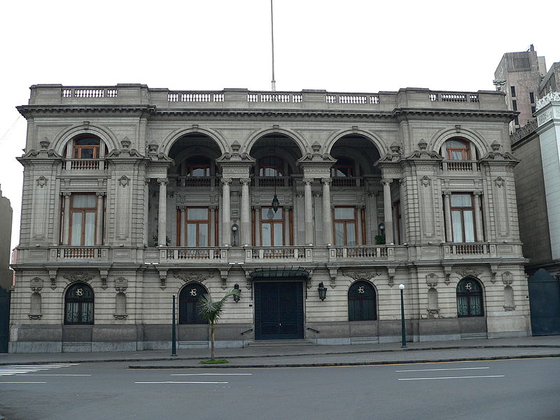 Archivo:Club Nacional en Lima.JPG