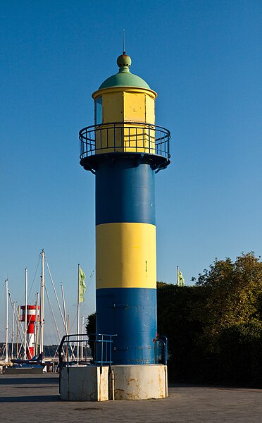 File:Historischer Leuchtturm Eckernförde.jpg