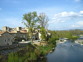 Lanas alongside the Ardèche