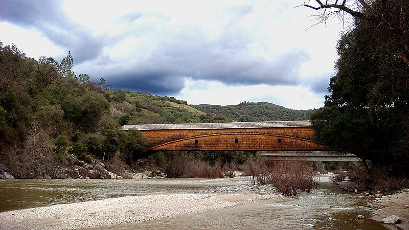 File:Bridgeport Covered Bridge2.jpg