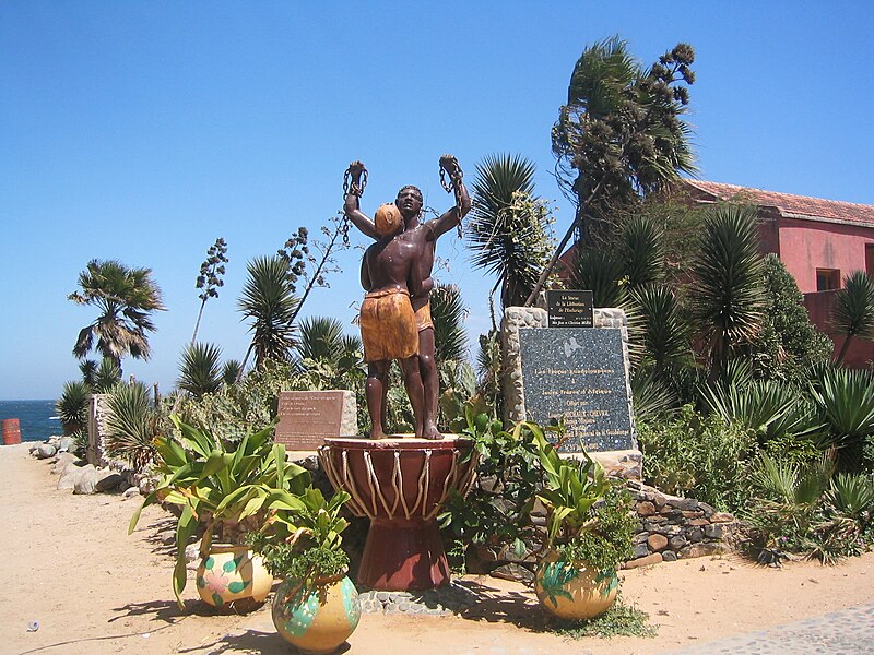 File:Gorée-MaisonEsclaves1.jpg