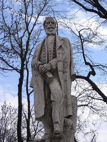 File:Ludovit Stur monument Levoca.jpg