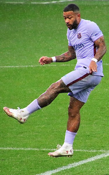 Archivo:Memphis Depay Barca 2021.jpg