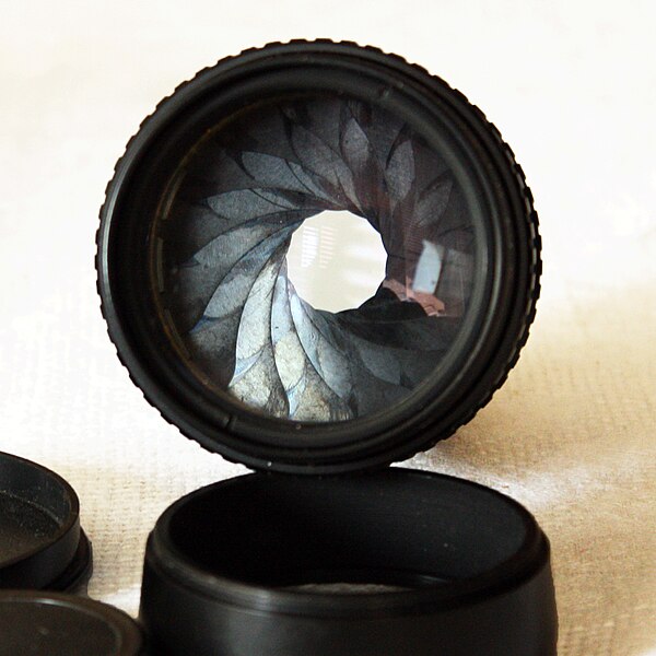 File:Prntacon-lens-diaphragm.jpg