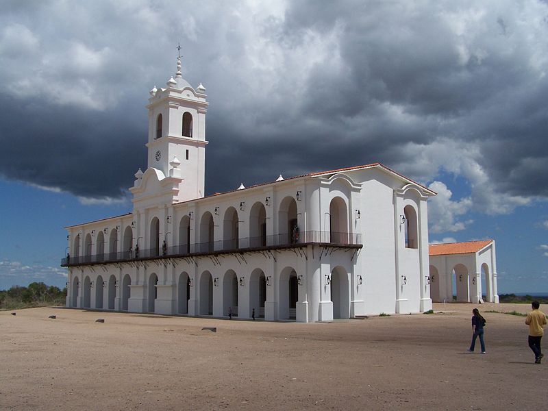 Archivo:Réplica del cabildo..JPG