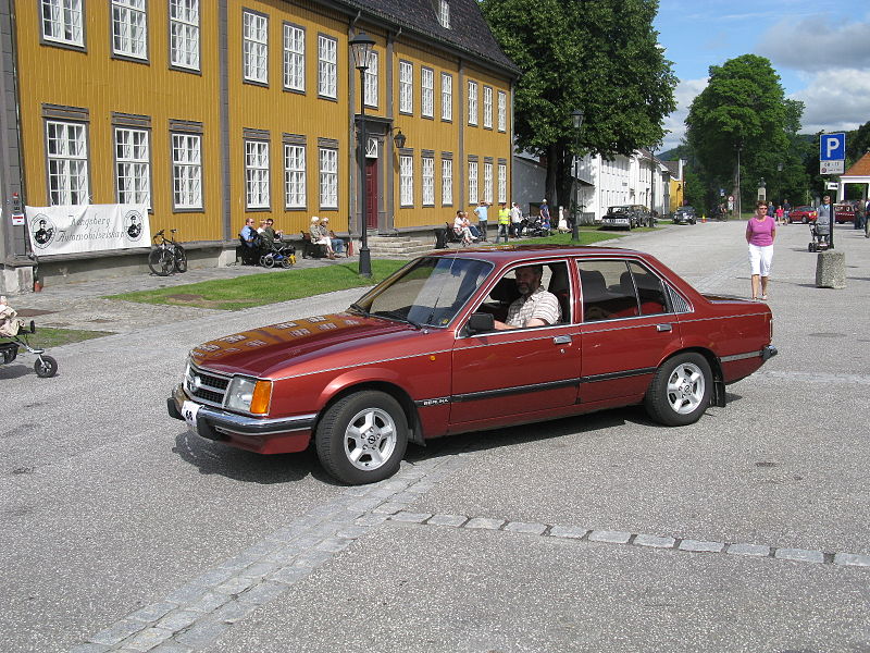 Файл:Opel Commodore (9576861823).jpg