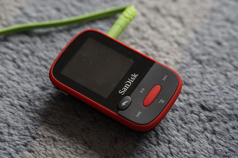 File:SanDisk Clip Sport.jpg