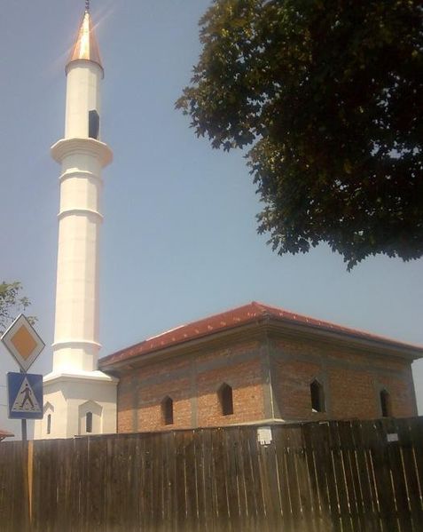 File:Bijeljina Salihbegovica dzamija.jpg