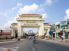 Cổng chào Hậu Giang.jpg