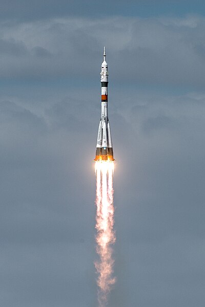 Файл:Expedition 63 Launch (JSC2020-E-017059).jpg