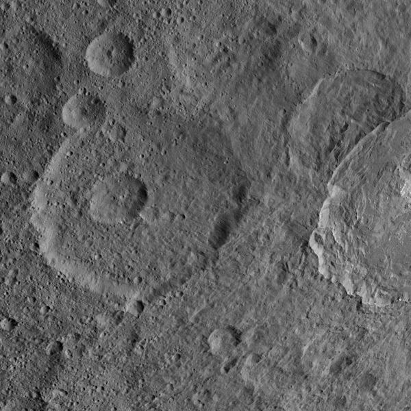 File:PIA19991-Ceres-DwarfPlanet-Dawn-3rdMapOrbit-HAMO-image49-20150922.jpg