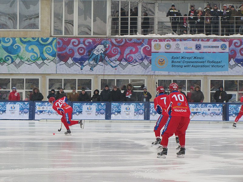 Файл:2012bandy russia-sweden1.jpg